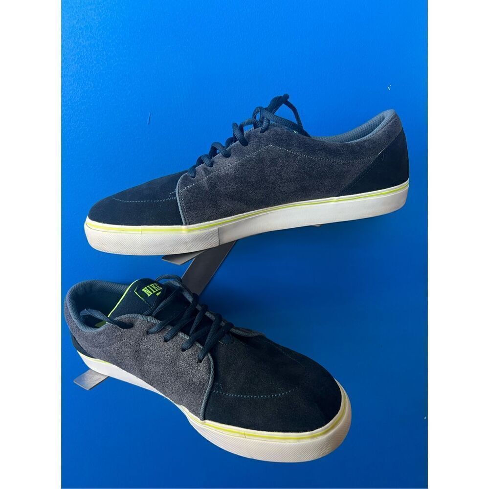NIKE SATIRE Mens Size 10 M Skateboard Shoes 536404-443 Blue Gray Suede